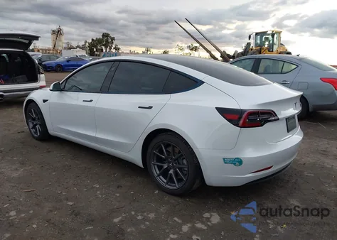 2021 Tesla Model 3 Long Range Dual Motor All-Wheel Drive z USA, uszkodzony, nr VIN 5YJ3E1EB4MF069893